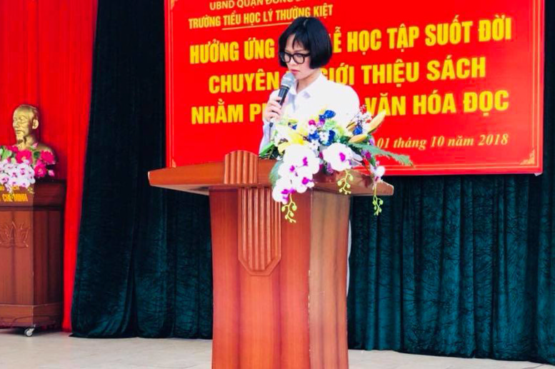 Cô giáo Hiệu trưởng Đặng Thị Mai phát biểu hưởng ứng "Tuần lễ Học tập suốt đời"