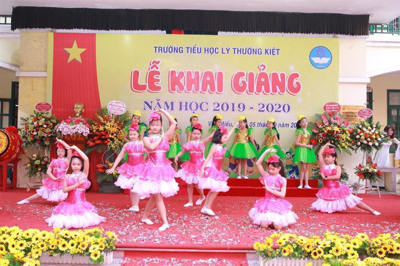 Các tiết mục văn nghệ