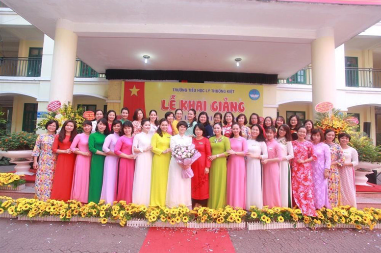 Tập thể GV-CNV năm học 2019-2020