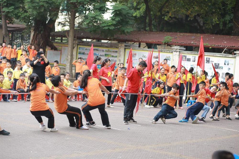 Phần thi Kéo co của Khối 5