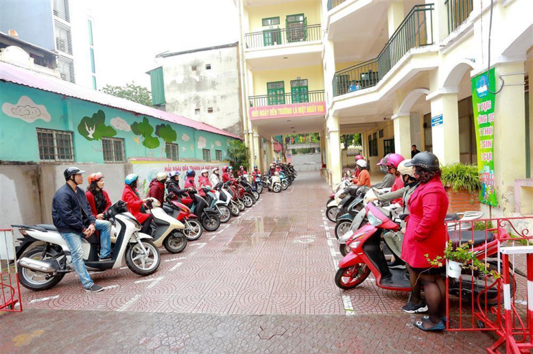 Vị trí để xe khu vực cổng Nguyễn Thái Học