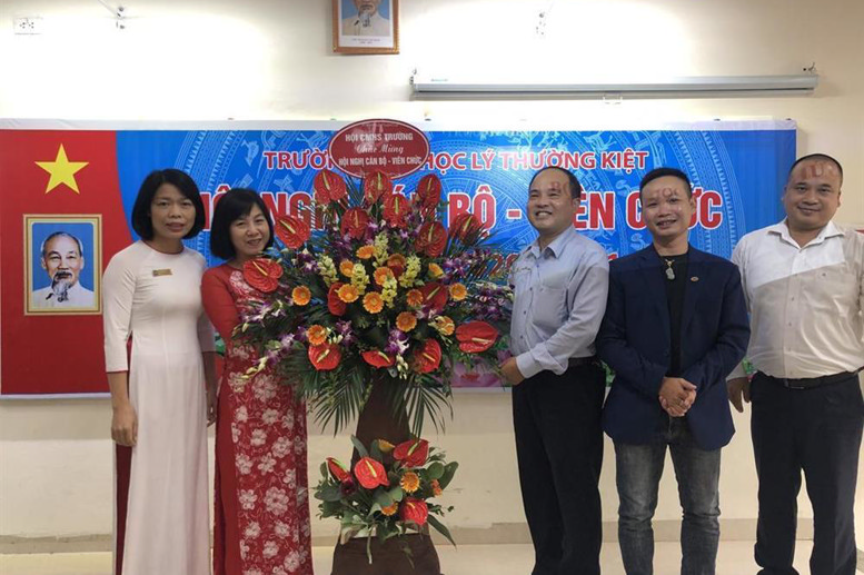 Hoi CMHS trường Tiểu học Lý Thường Kiệt chúc mừng Hội nghị