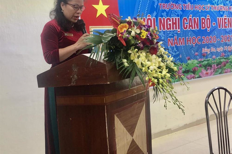 Đ/c Nguyễn Ánh Tuyết - Kế toán thông qua Quy chế chi tiêu nội bộ