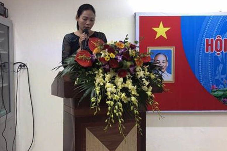 Đ/c Nguyễn Tú Oanh - Trưởng ban kiểm phiếu công bố thể lệ bỏ phiếu bầu Ban thanh tra nhân dân nhiệm kỳ 2020 - 2022