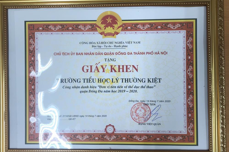 Danh hiệu "Đơn vị tiên tiến về thể dục thể thao" cấp Quận năm học 2019 - 2020