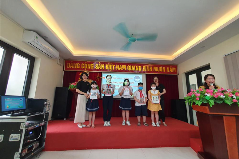 BTC trao giải Ba Hội thi ảnh "Kỉ niệm thân thương"