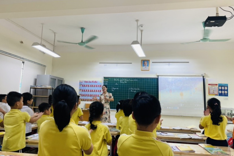 Tiết chuyên đề của cô giáo Trần Thị Hương Huyền - GVCN lớp 3A3 có nhiều đổi mới về sử dụng công nghệ thông tin tạo hứng thú cho học sinh tiếp thu kiến thức, hứng khởi trong học tập đạt hiệu quả cao