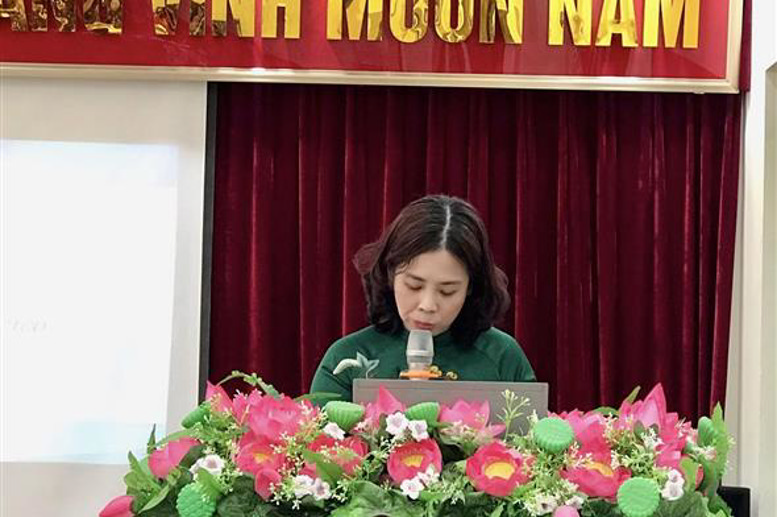 Đ/c Nguyễn Thị Quỳnh Anh - CTCĐ báo cáo tổng kết phong trào thi đua năm học 2021-2022 và dự kiến nội dung phong trào thi đua năm học 2022 - 2023