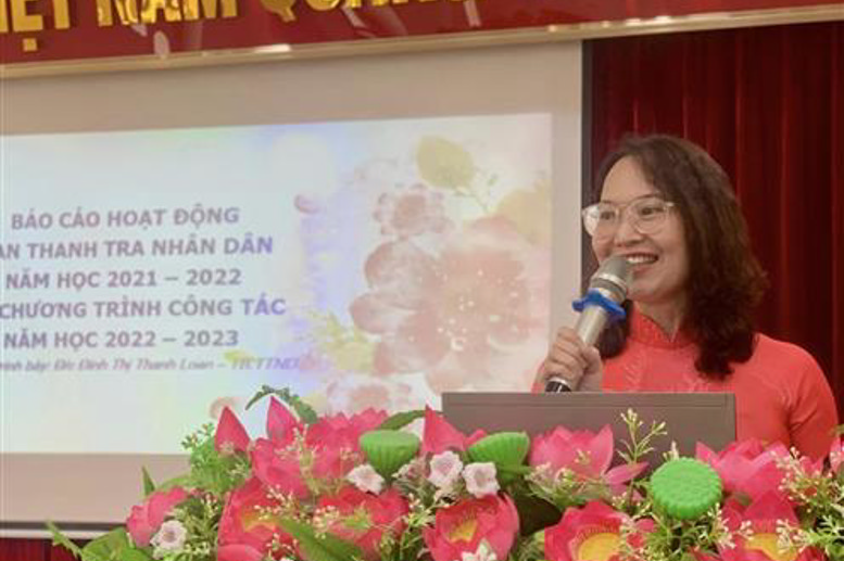 Đ/c Đinh Thanh Loan - Trưởng Ban Thanh tra nhân dân báo cáo kết quả hoạt động của Ban Thanh tra năm học 2021-2022