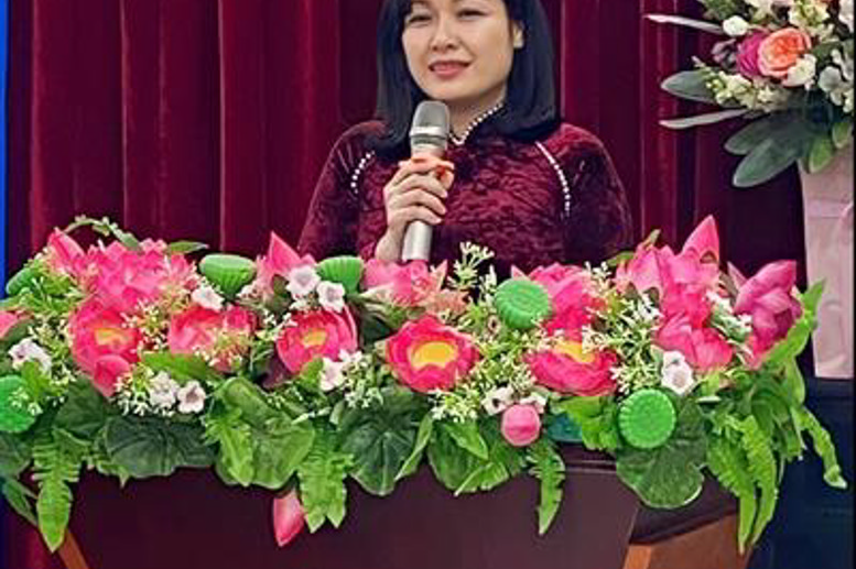 Đ/c Lê Thị Kim Huệ, Ủy viên BCH LĐLĐ Thành phố, Ủy viên BTV Quận Ủy, Chủ tịch LĐLĐ Quận Đống Đa phát biểu chỉ đạo Đại hội