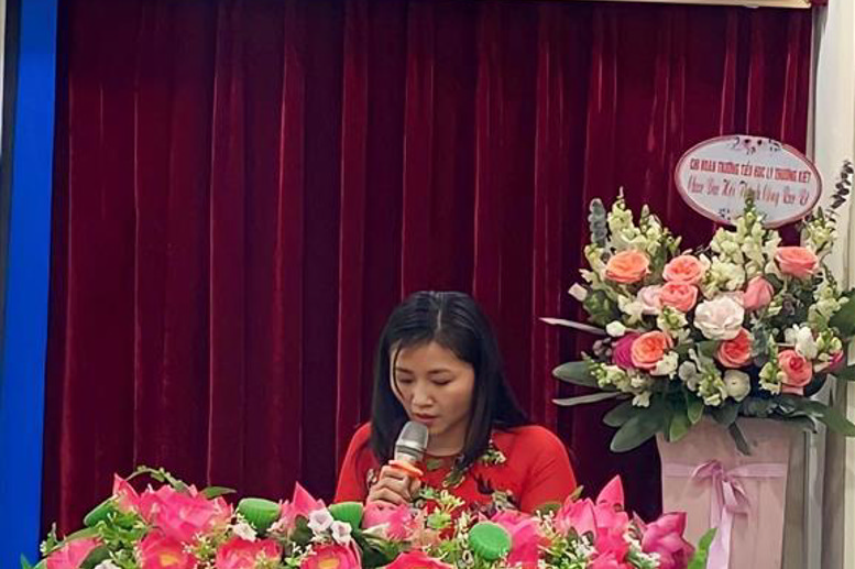 Đ/c Phùng Thị Chuyên- KTCM K3 tham luận tại Đại hội
