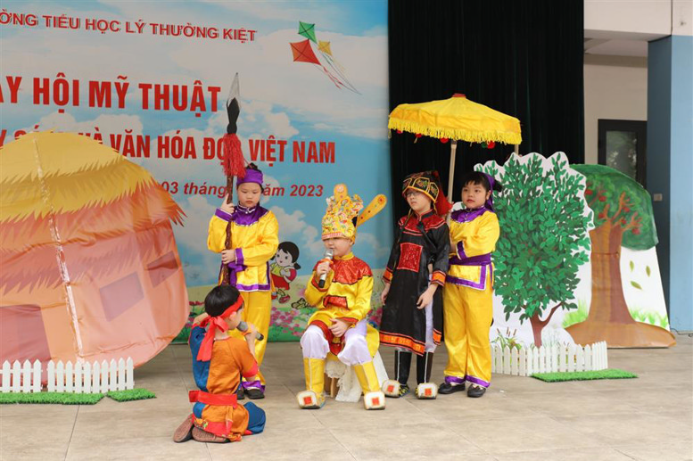 Tiết mục kể chuyện của khối lớp 3