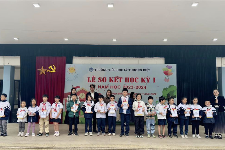 Trao thưởng cho các học sinh đạt giải Quốc gia, Thành phố