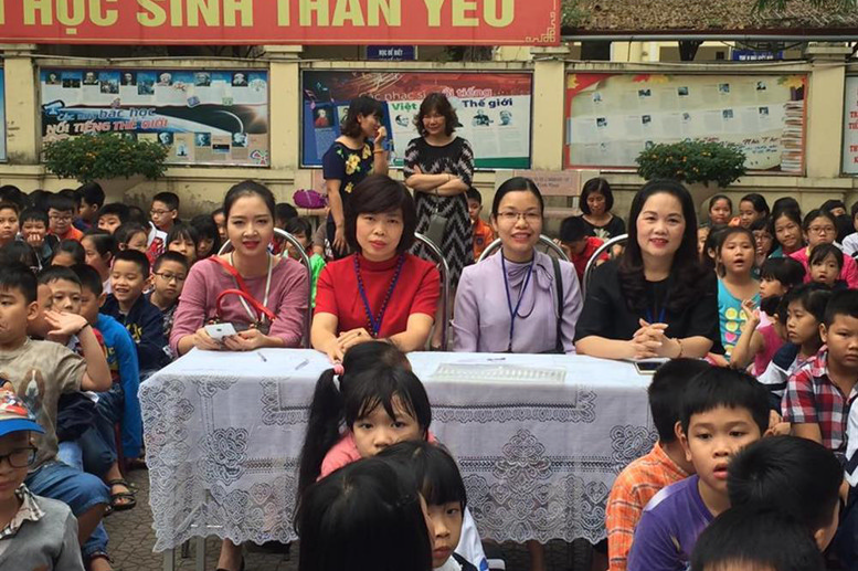 Ban giám khảo "Hội thi kể chuyện theo sách"